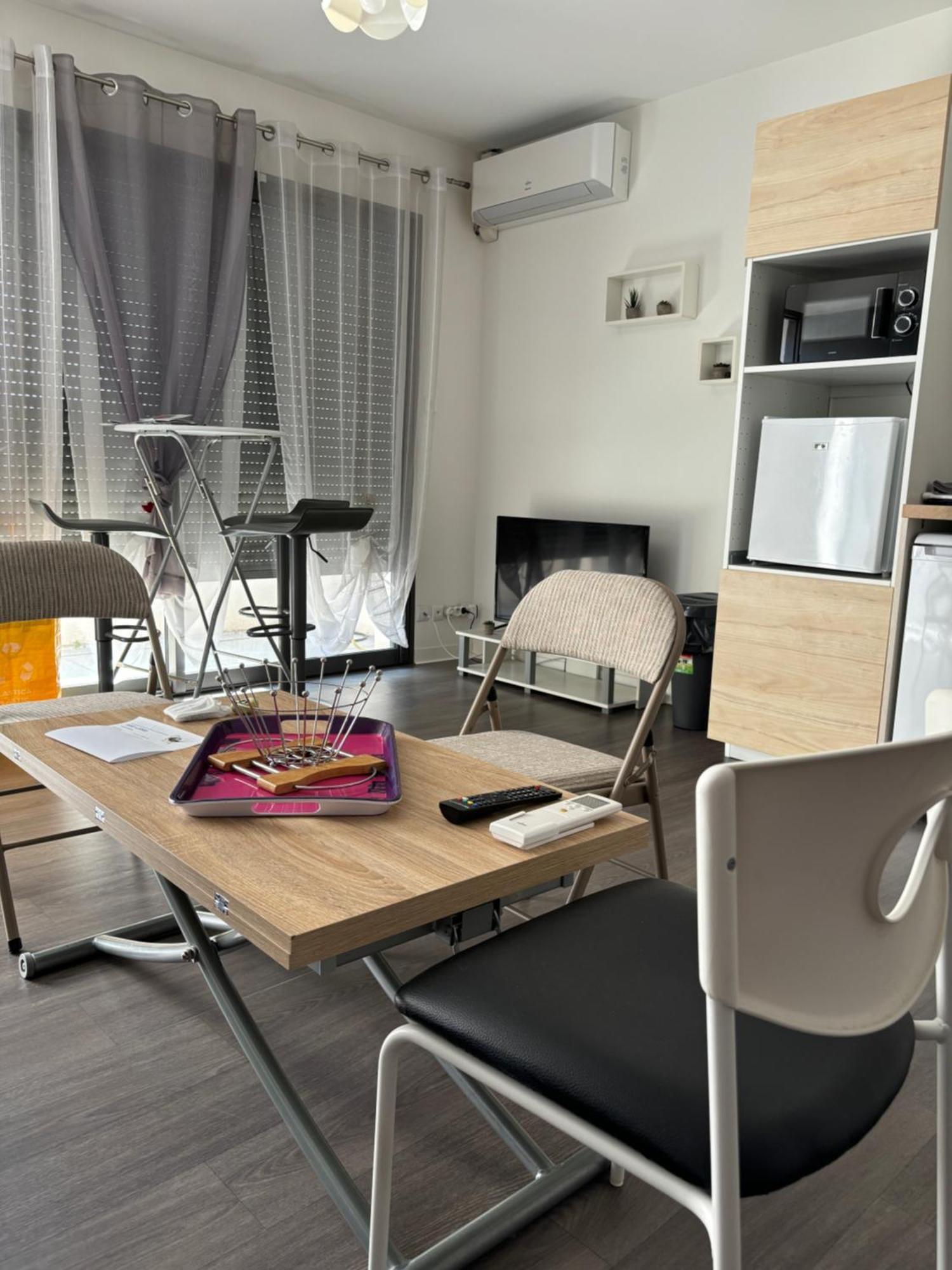 Grand Studio Confortable Et Spacieux Avec Terrasse Villeneuve-lès-Maguelonne Eksteriør billede